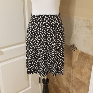 Cute Stretchy Spotted Max Studio Skirt